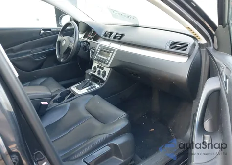 2009 Volkswagen Passat Komfort z USA, uszkodzony, nr VIN WVWJK73C69P038916